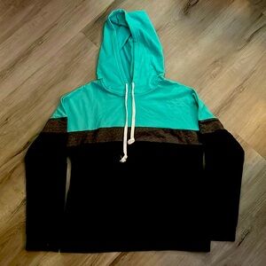 Women’s Large Pullover Sweatshirt